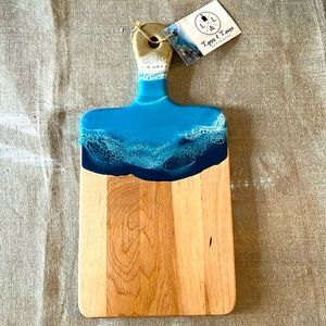 NWT - Resin Acacia Cheese Boards